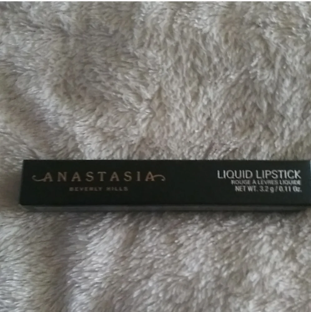 NIB Anastasia Beverly Hills Red Lipstick Liquid Matte